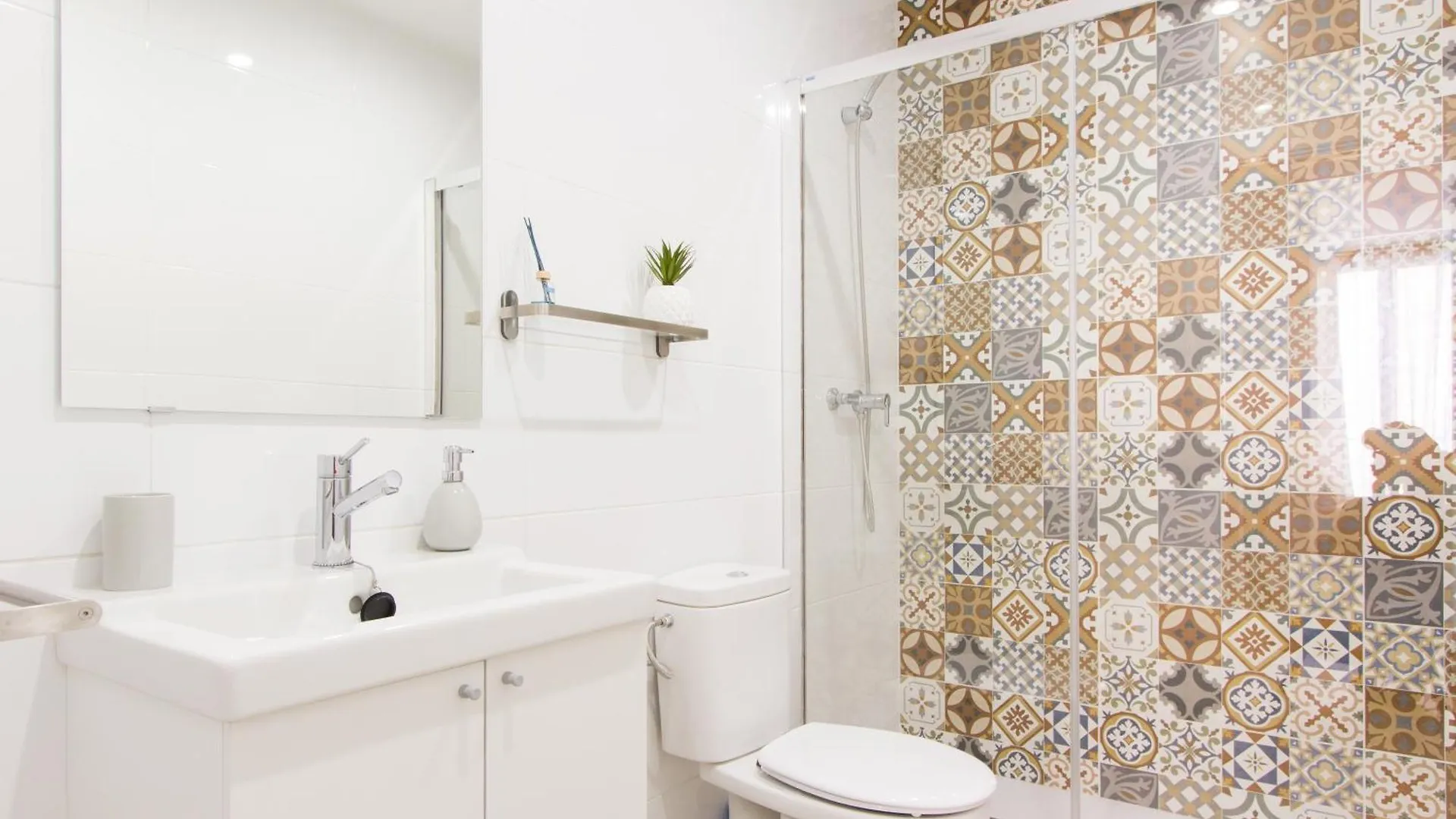 Novus Homes Barcelona Sants 0*,  Spanien