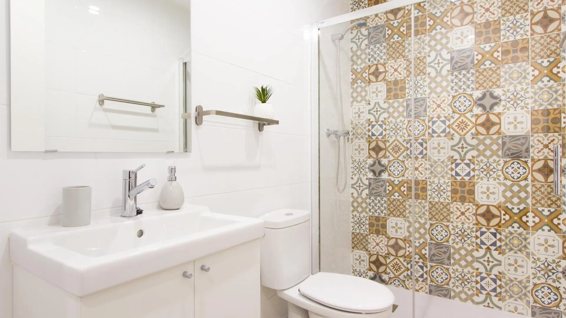 Novus Homes Barcelona Sants アパート